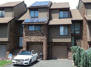 27 Ross Rd, Wallington, NJ 07057