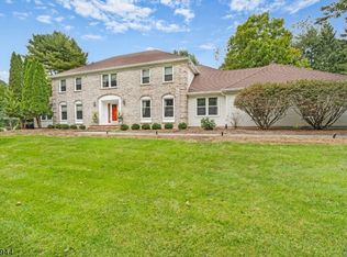 1 Cambridge Dr, Long Valley, NJ 07853