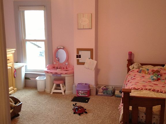 Up stairs bedroom2