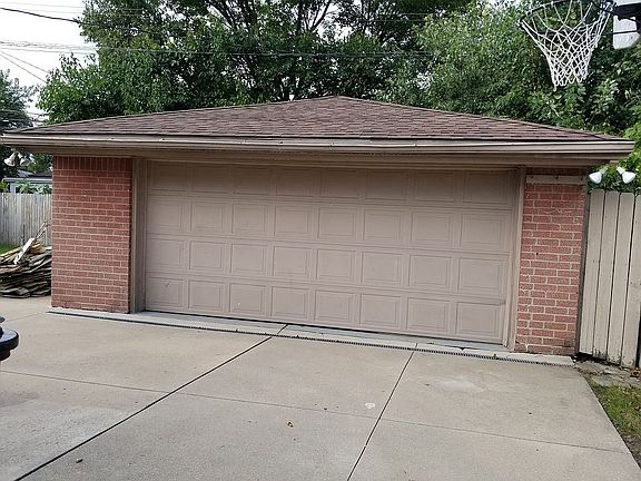 3rd image of 15819 Loreto St