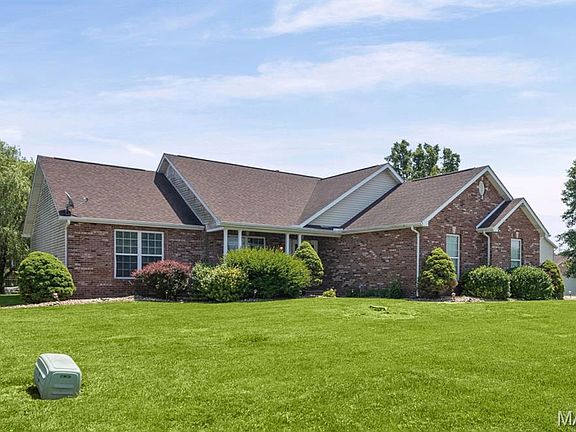 3rd image of 2736 Deerfield Dr
