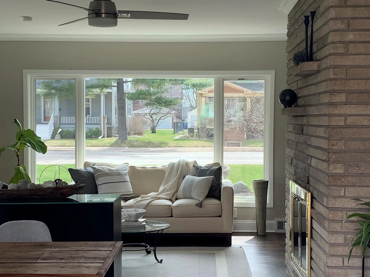 3 bed, 1.5 bath, 1550 sqft, $2,400 — Photo 1