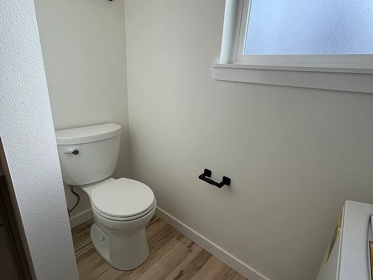 1614 S Ainsworth Ave #B — Photo 10