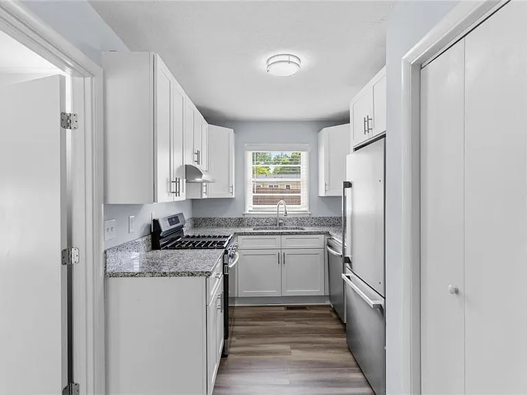 2363 Beverly Ln SW — Photo 10