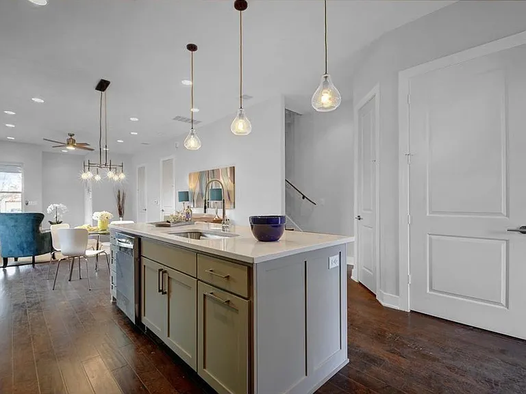 7104 Blessing Ave #B — Photo 6