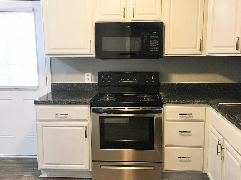 510 Sherwood Ct — Photo 4