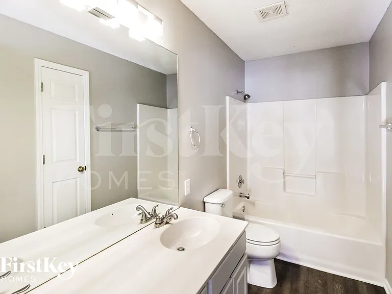 909 NE 93rd Ct — Photo 14