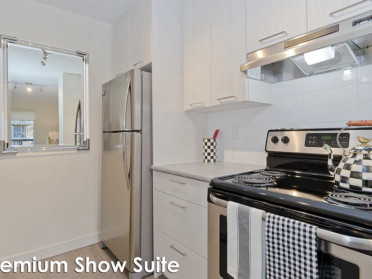 5325 26th Ave SW — Photo 1