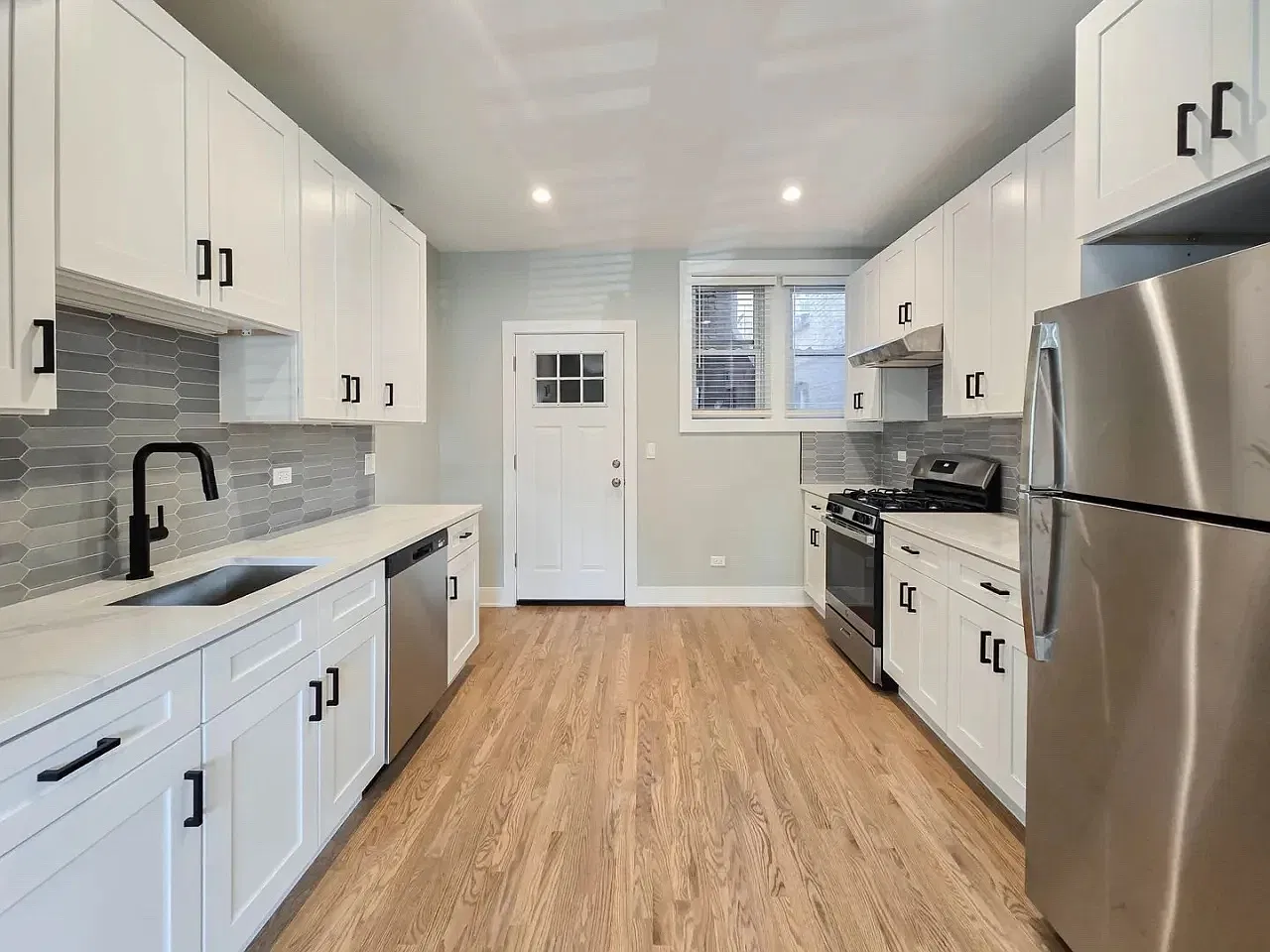 2 bed, 1115 sqft, $2,995 — Photo 1