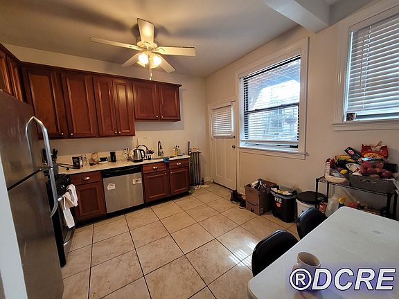4th image of 1149 W Pratt Blvd APT 3W