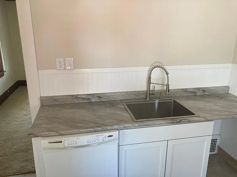2524 Vane St — Photo 7