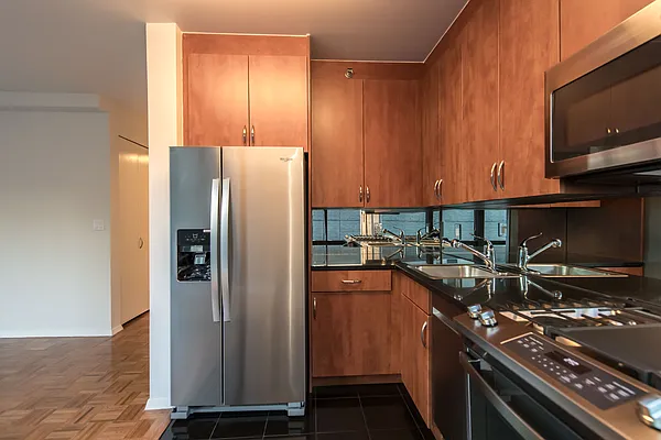 Rented by Solow Realty | media 21