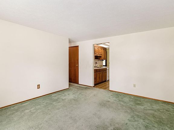 4th image of 2145 Shawbury Ct E