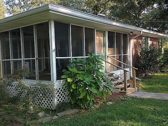 Screen porch