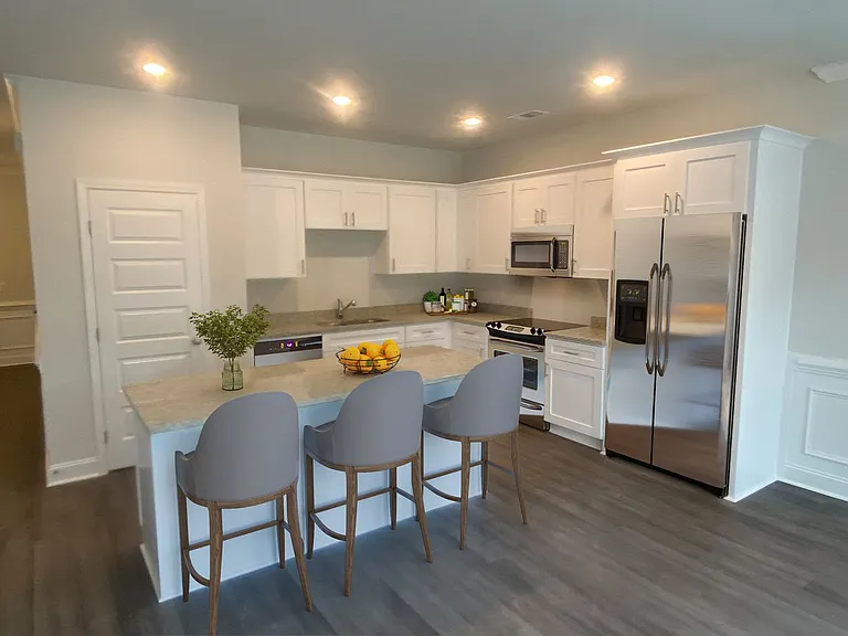 512 Governor Treutlen Cir — Photo 4