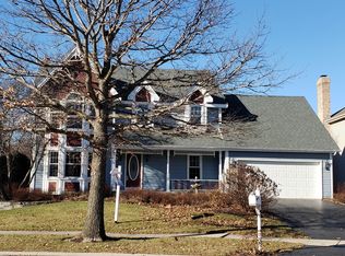 1529 Canyon Run Rd, Naperville, IL 60565