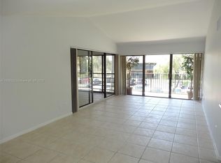 5855 Washington St APT 93, Hollywood, FL 33023