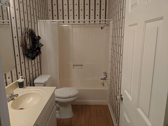 5th image of 1605 Liz Felty Ln