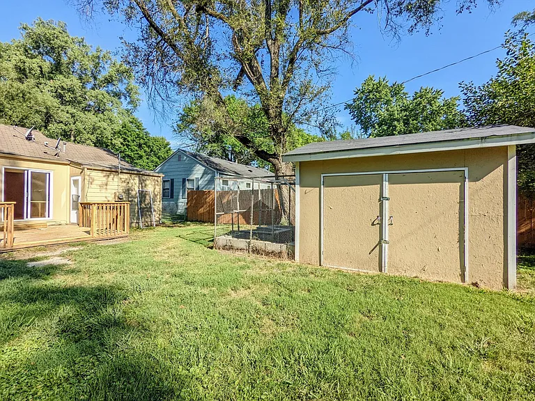 7223 Beverly St — Photo 36