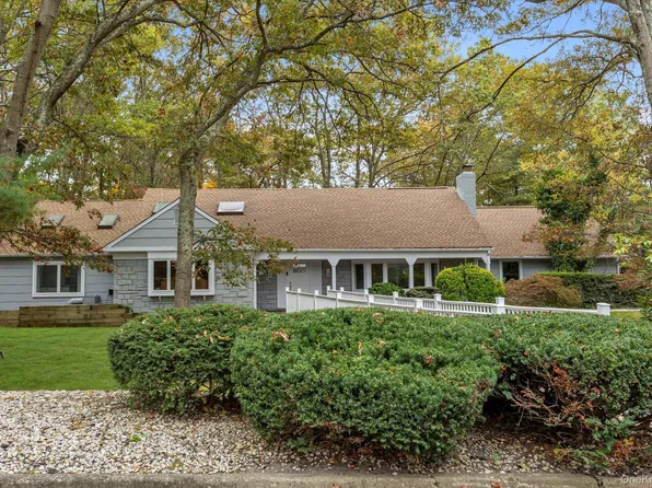 2 Westbourne Lane, Melville, NY 11747