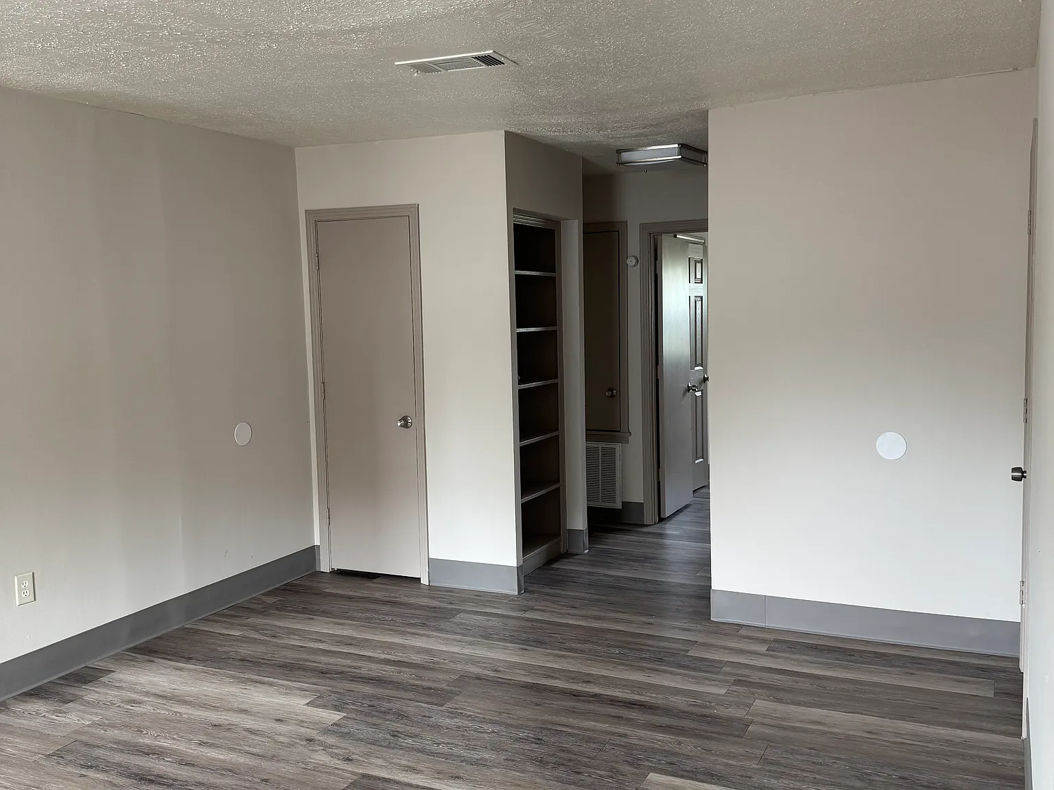 2 bed, 800 sqft, $850 — Photo 2