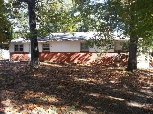 12241 Grove Pl, Chester, VA 23831