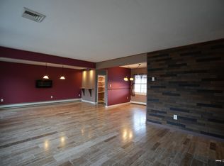 90 Cobalt Ridge Dr E, Levittown, PA 19057