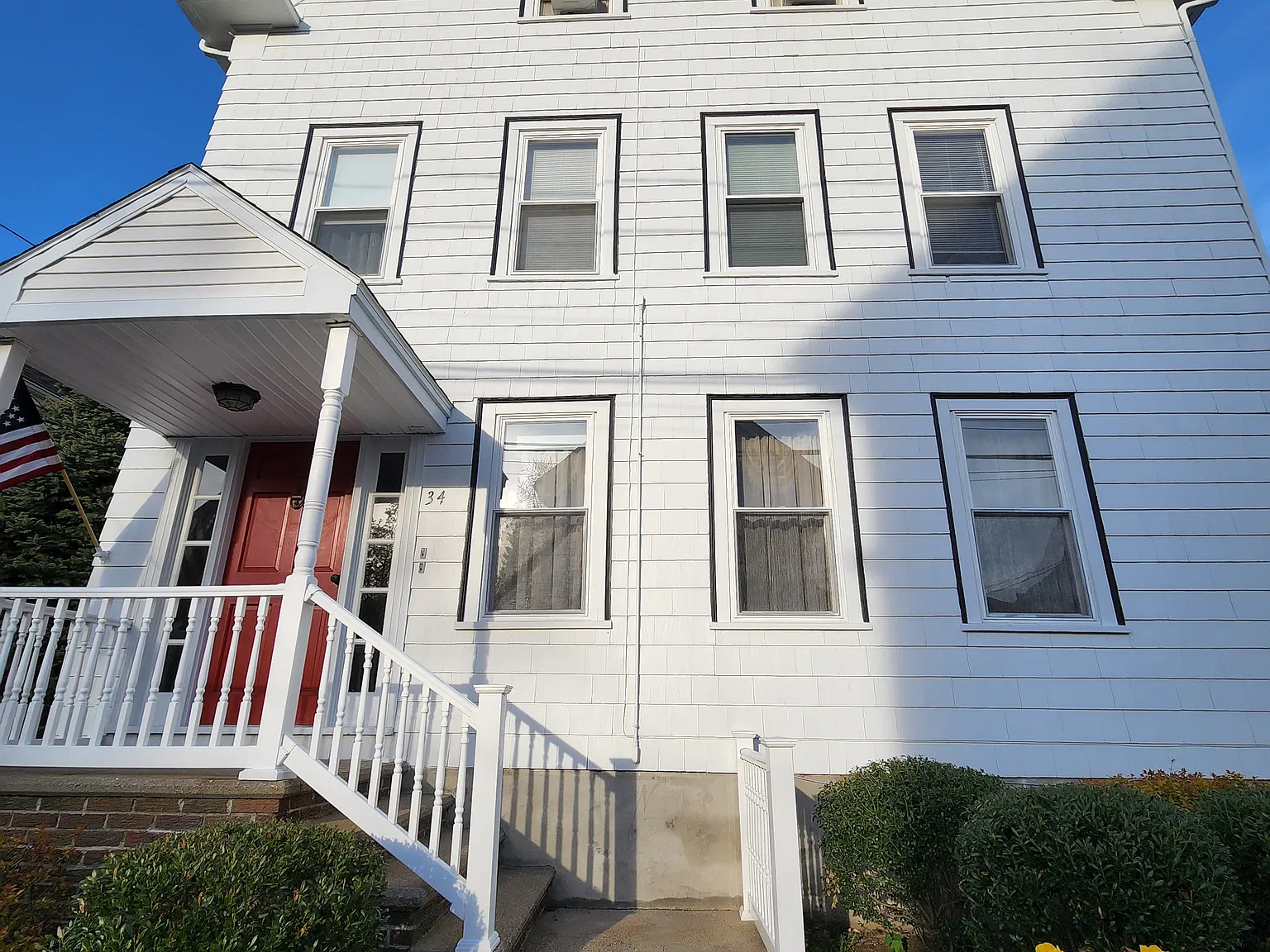 3 bed, 1000 sqft, $1,895 — Photo 2