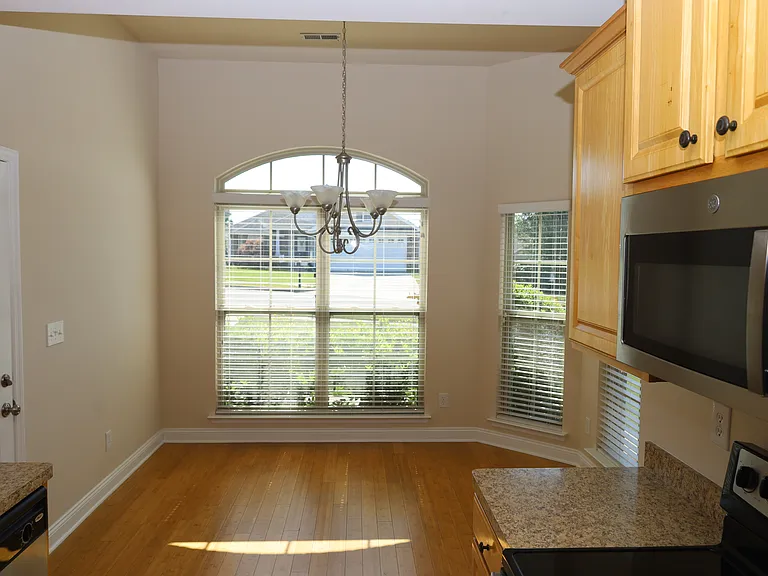Dining area adjoins kitchen