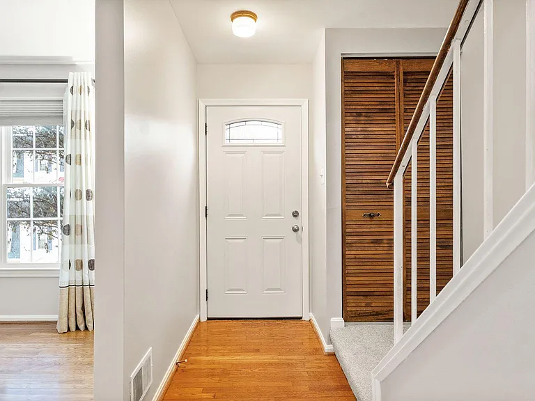4453 Holly Ave — Photo 4