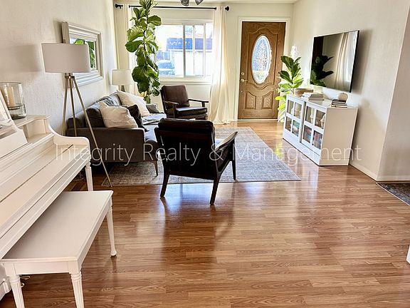 4th image of 9722 W Polk Dr