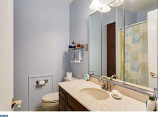 560 Norwood Rd, Mount Laurel, NJ 08054