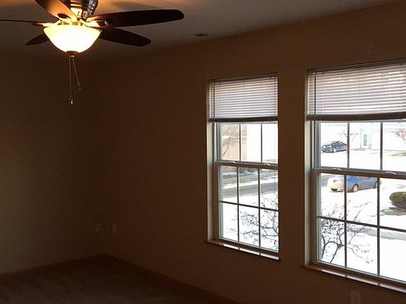 4th image of 3133 SW Sharmin Ln #3133