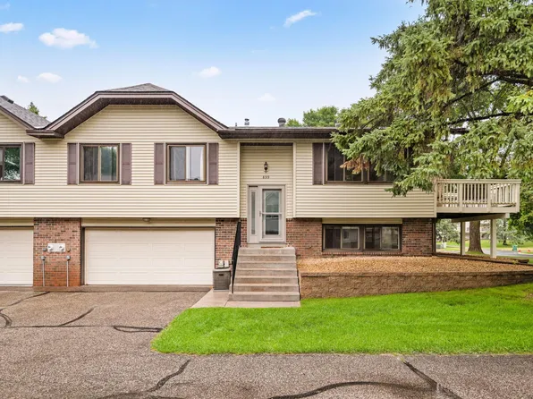 899 Lawnview Ave, Shoreview, MN 55126