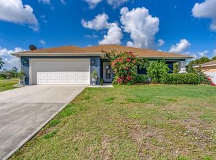 2724 NE 7th Pl, Cape Coral, FL 33909