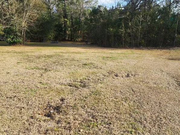 412 E Red Bay Rd, Sumter, SC 29153