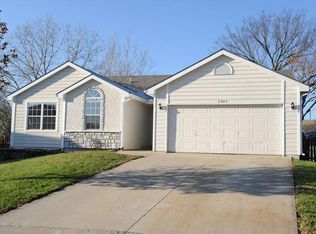 2825 Harrison Pl, Lawrence, KS 66047