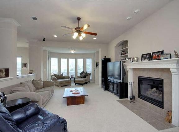 3rd image of 2405 Danciger Ln