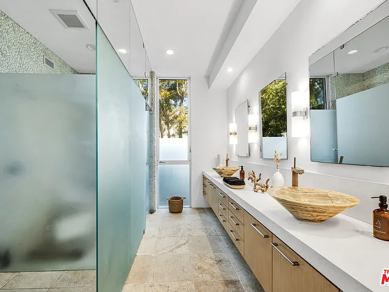 25102 Malibu Rd — Photo 14