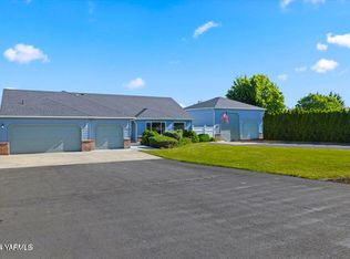 12555 Barrett Rd, Yakima, WA 98908