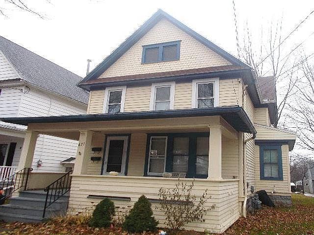 2nd image of 421 Robin St