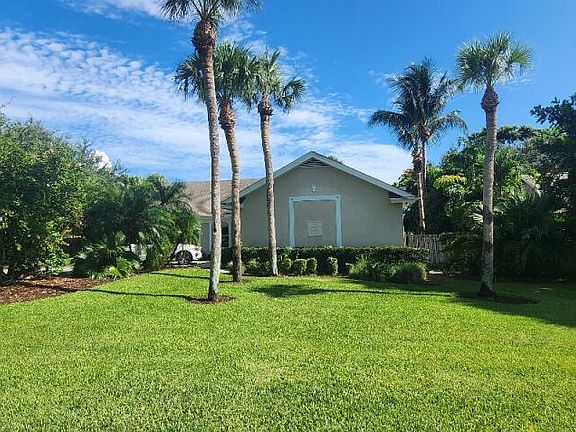 2nd image of 1526 Shorelands Dr E