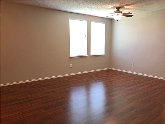 3rd image of 2613 Harbor Lights Dr