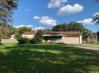 5224 N McKinley Rd, Flushing, MI 48433