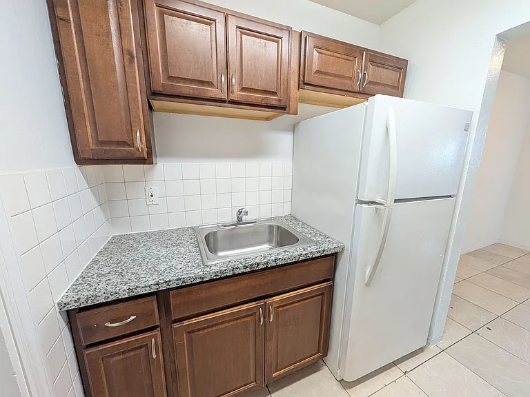 2830 Fillmore St — Photo 7