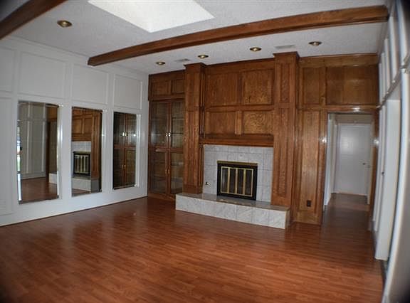 4th image of 2413 Belmont Pl