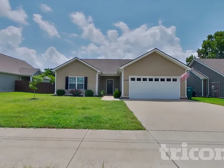 729 W Coker Way — Photo 2