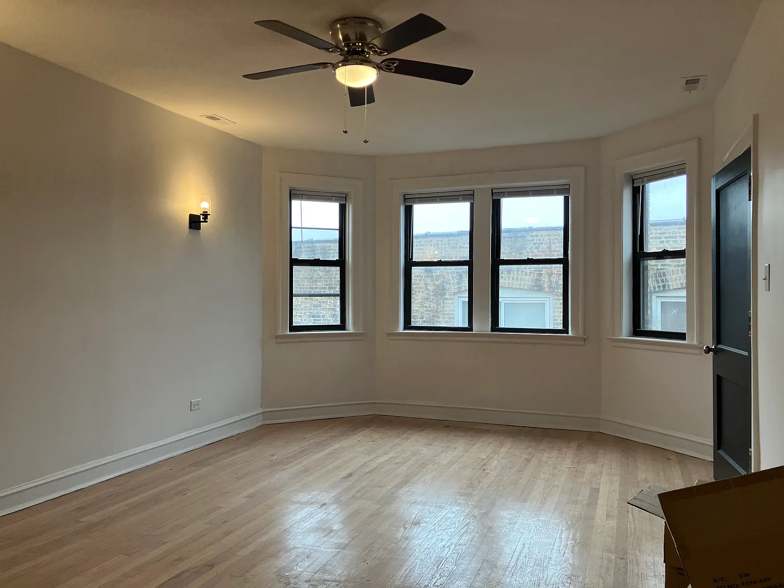2 bed, 1000 sqft, $1,500 — Photo 2