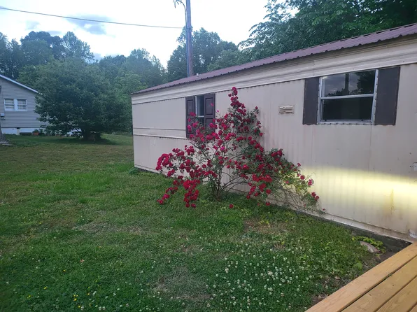 322 Spring Dr, Lexington, NC 27295