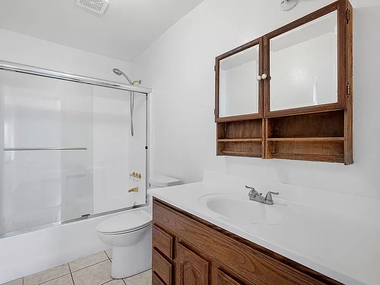 14012 Sayre St — Photo 14